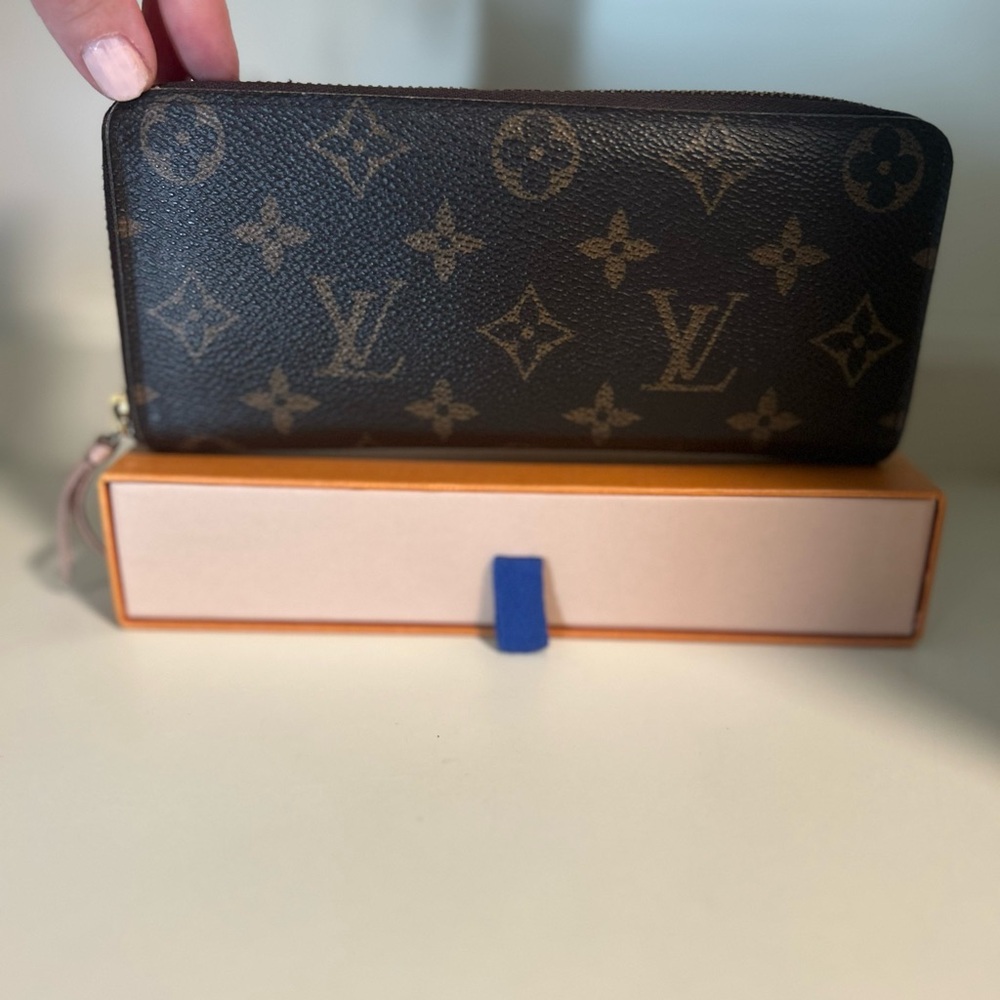 Louis Vuitton monogram Clemence wallet (no box)